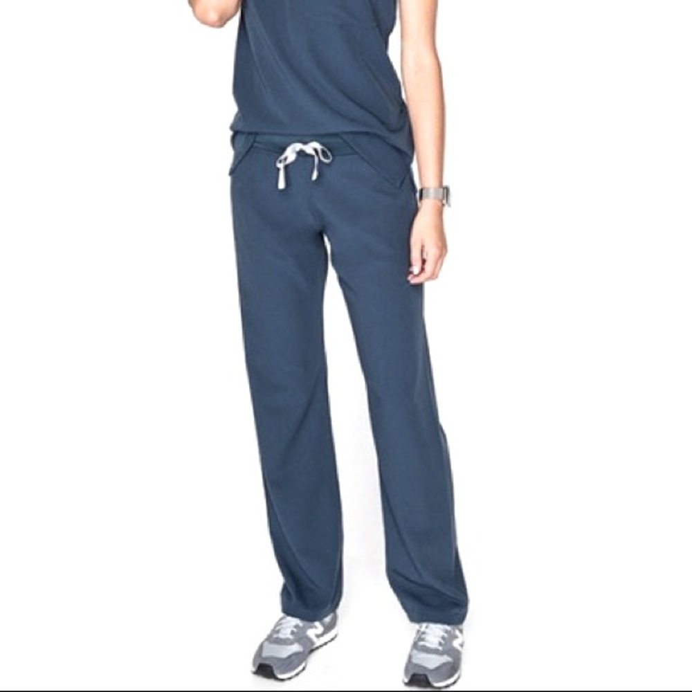 Figs Kade scrub pants in rare dark harbor color small petite